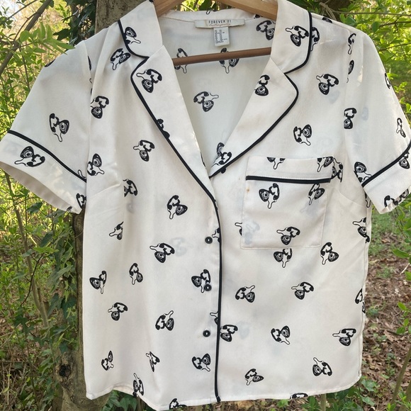 Forever 21 Tops - Forever 21 Contemporary CS Button Down Telephone